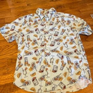 Men’s size small SLIM FIT goodfellow button down shirt.